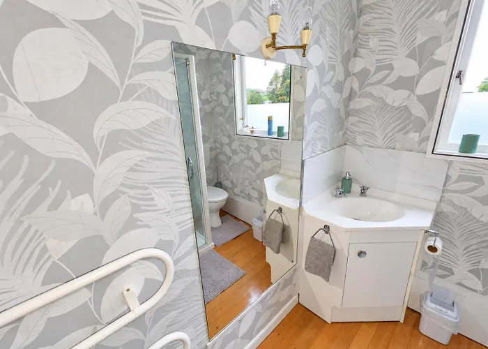 View With Bathroom *